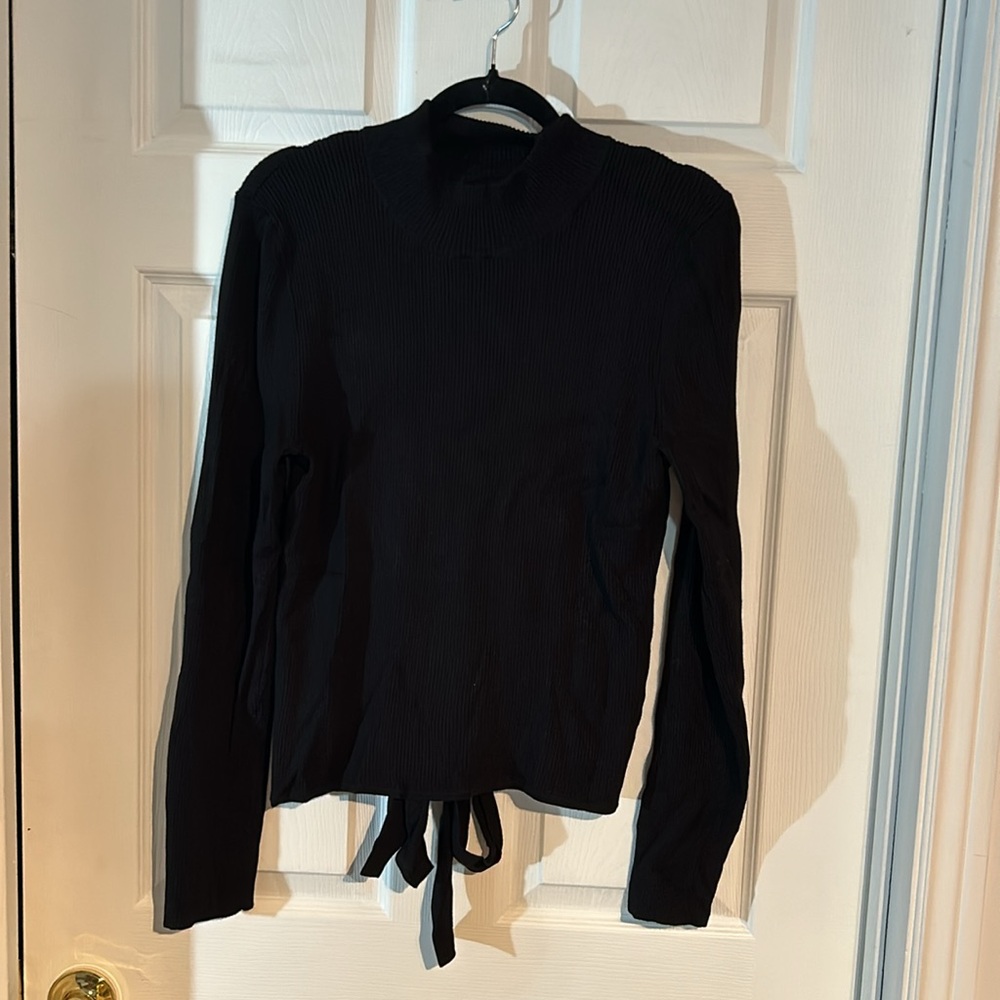 Ladies size XXL Ribbed Mock Neck Sweater with Cutout at the Back - Picture 2 of 10